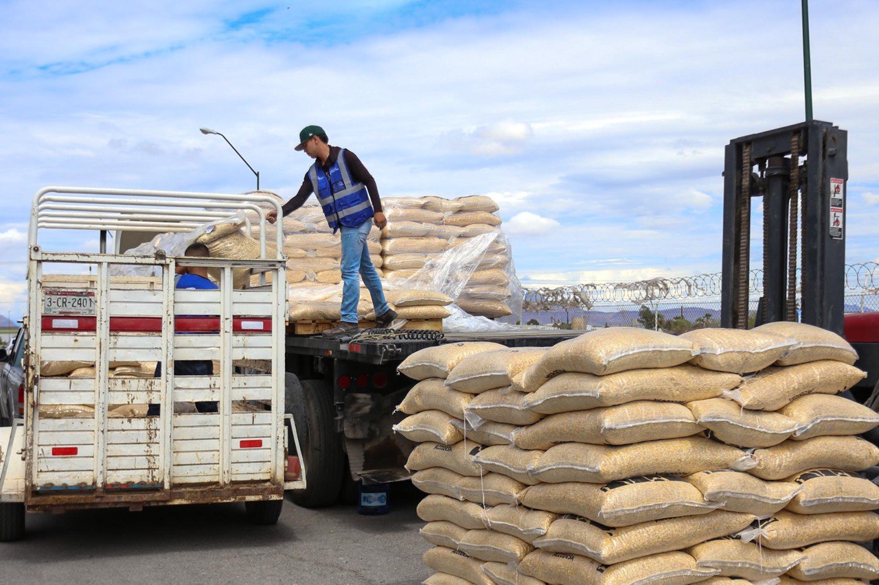 Refrendamos el compromiso con nuestros productores”: Jesús Valenciano entrega maíz rolado subsidiado