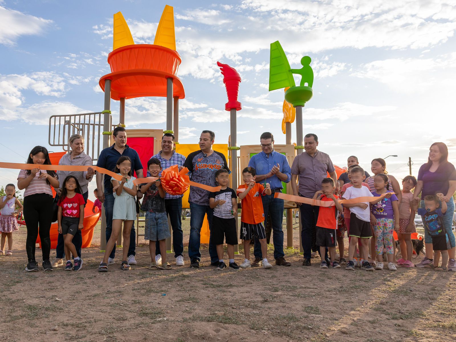 Entrega Valenciano juegos infantiles a colonias ganadoras del Presupuesto Participativo 2025