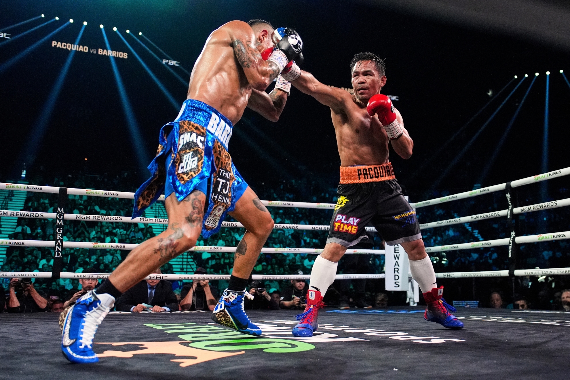 Barrios retiene faja tras empate mayoritario contra Pacquiao