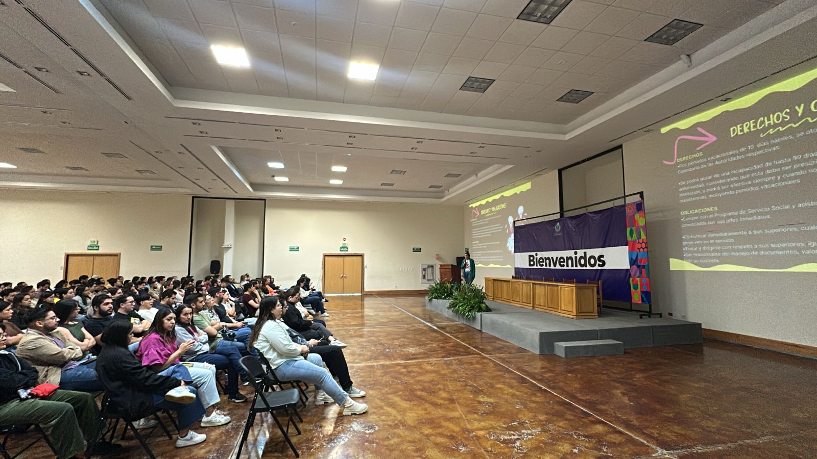 Entrega la Facultad de Medicina y Ciencias Biomédicas 148 plazas de servicio social a egresados