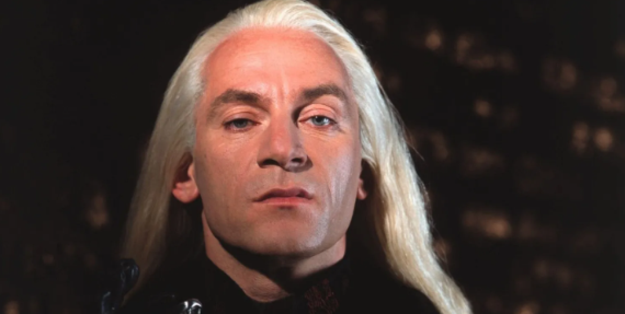 Llama Jason Isaacs «racistas» a fans de Harry Potter por atacar al nuevo Snape