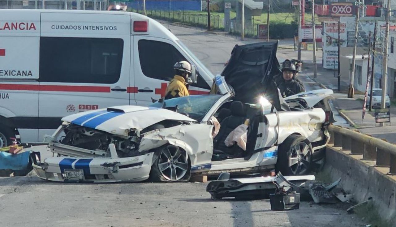 Muere mujer de 19 años aplastada en un Mustang