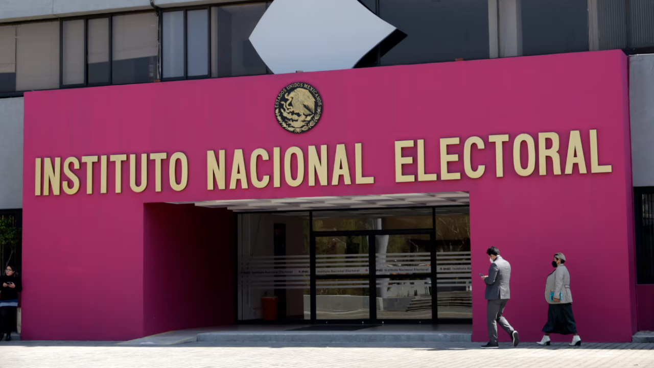 Retira INE video de actor de doblaje tras falta de normatividad en IA