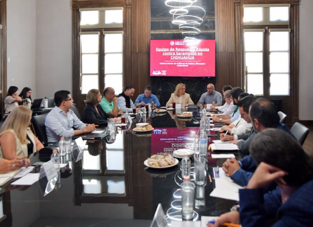 Analiza Maru con funcionarios federales estrategia contra el sarampión