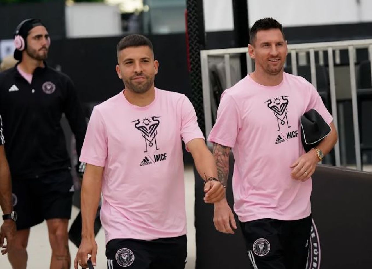 Castigan a Messi y a Jordi Alba