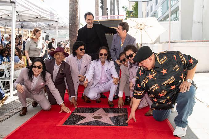 Reciben Los Bukis una estrella en Hollywood