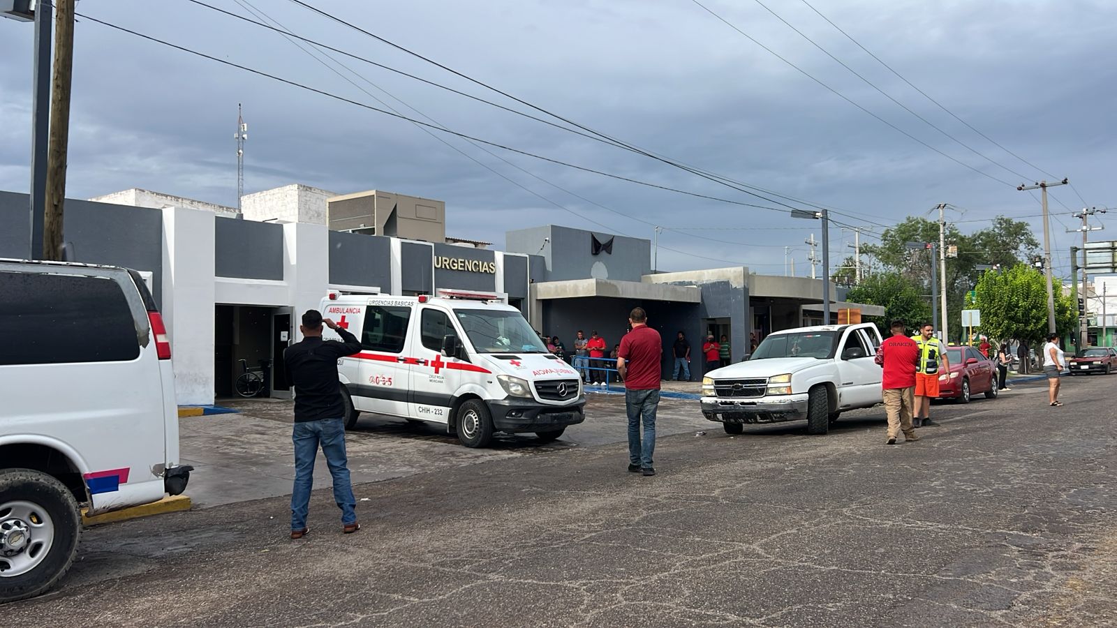 Grave motociclista por accidente en La Escuadra; fue trasladado a Delicias con signos vitales débiles