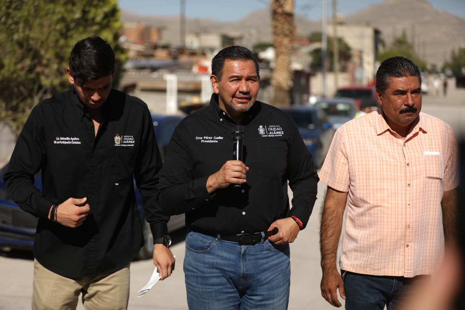 Entrega Alcalde Pérez Cuéllar obras de pavimentación en la calle Cisne