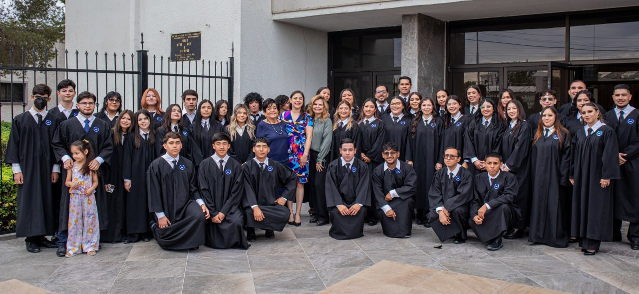 Estudiantes del CEUN eligen a Miriam Soto como madrina, los acompañó en Celebración de Acción de Gracias
