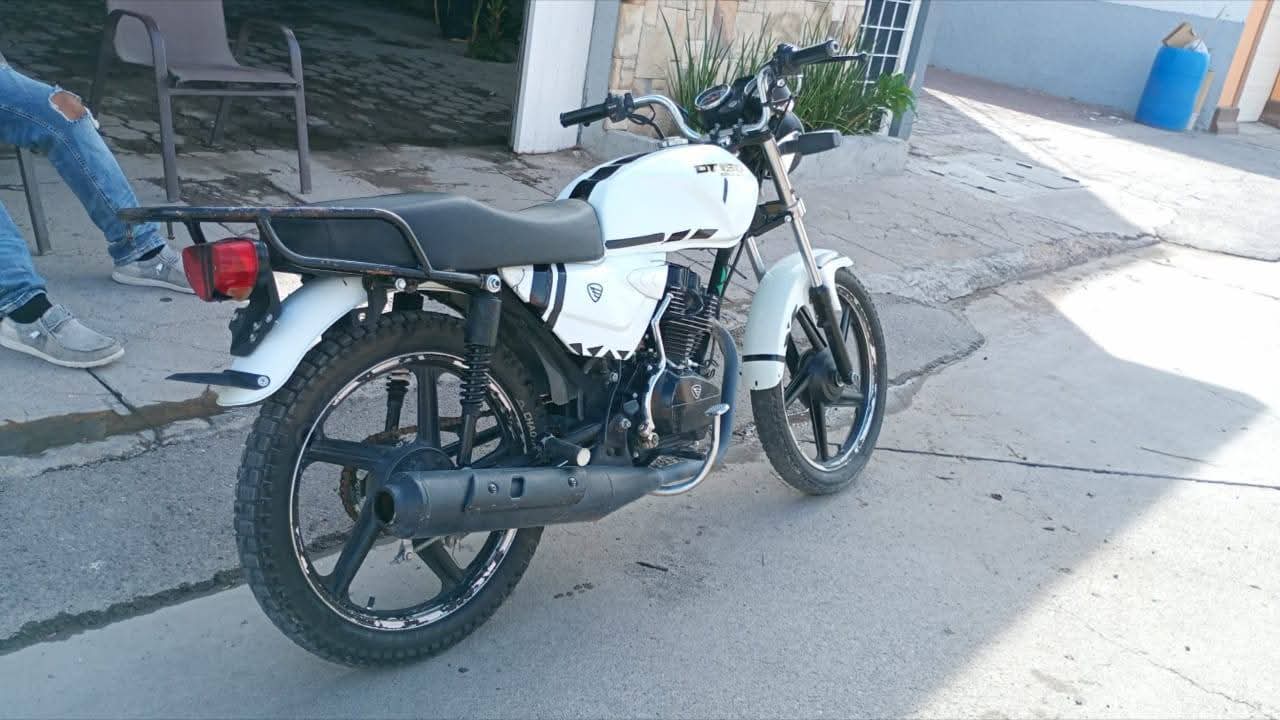 Roban moto en Meoqui, propietario pide apoyo a la ciudadanía para encontrarla