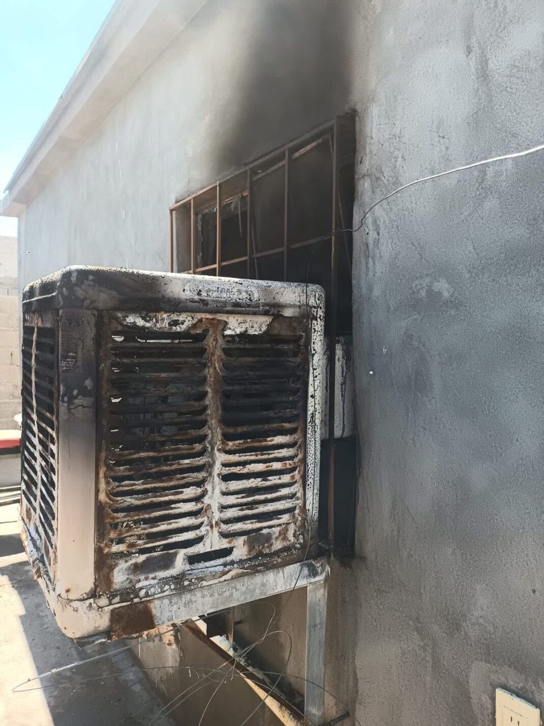 Se incendió aire acondicionado en Laderas del Norte