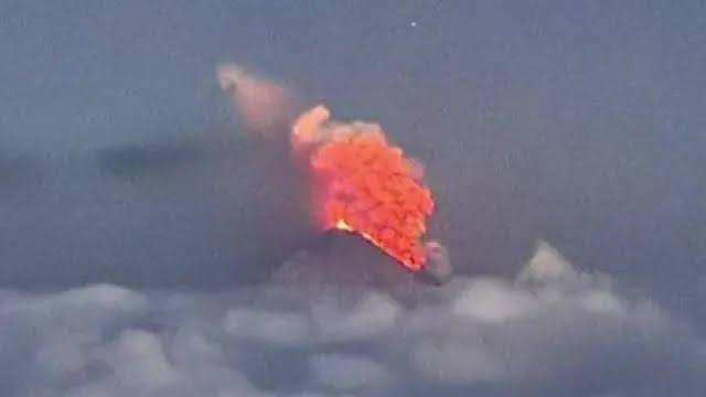 Entra en erupción el volcán Klyuchevskoy luego del potente terremoto en Rusia