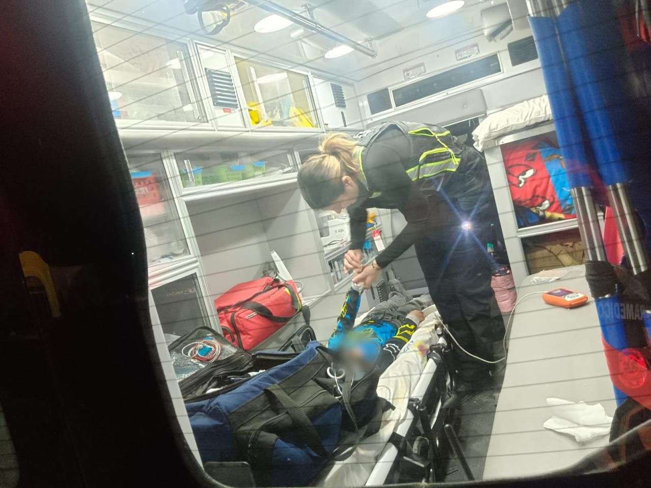 Rescatan a dos adolescentes y un niño de 6 años de las Dunas en Samalayuca