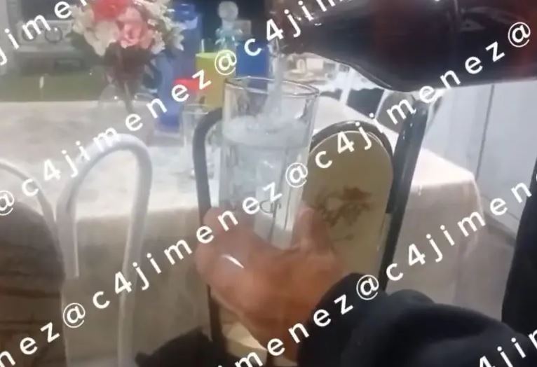 Le vendieron «caguamas» baratas… y venían llenas de agua con jabón