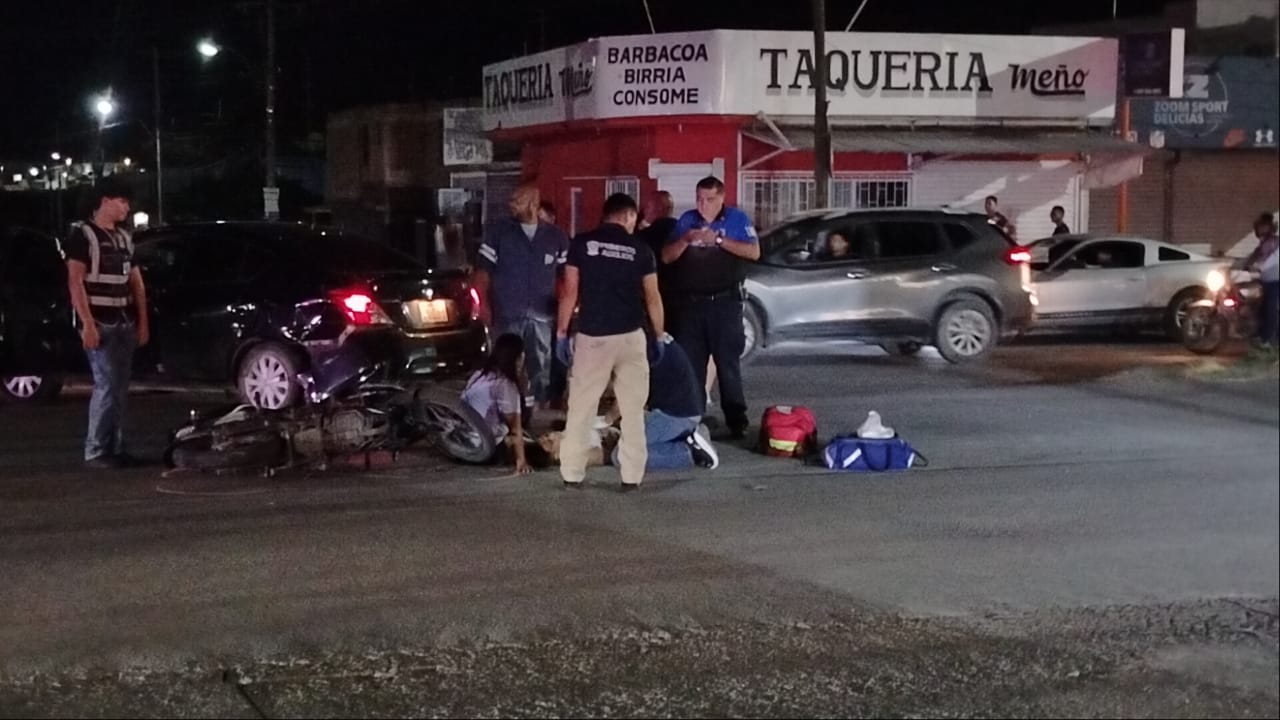 Choque en la Plutarco Elías Calles deja un motociclista lesionado y daños por 30 mil pesos