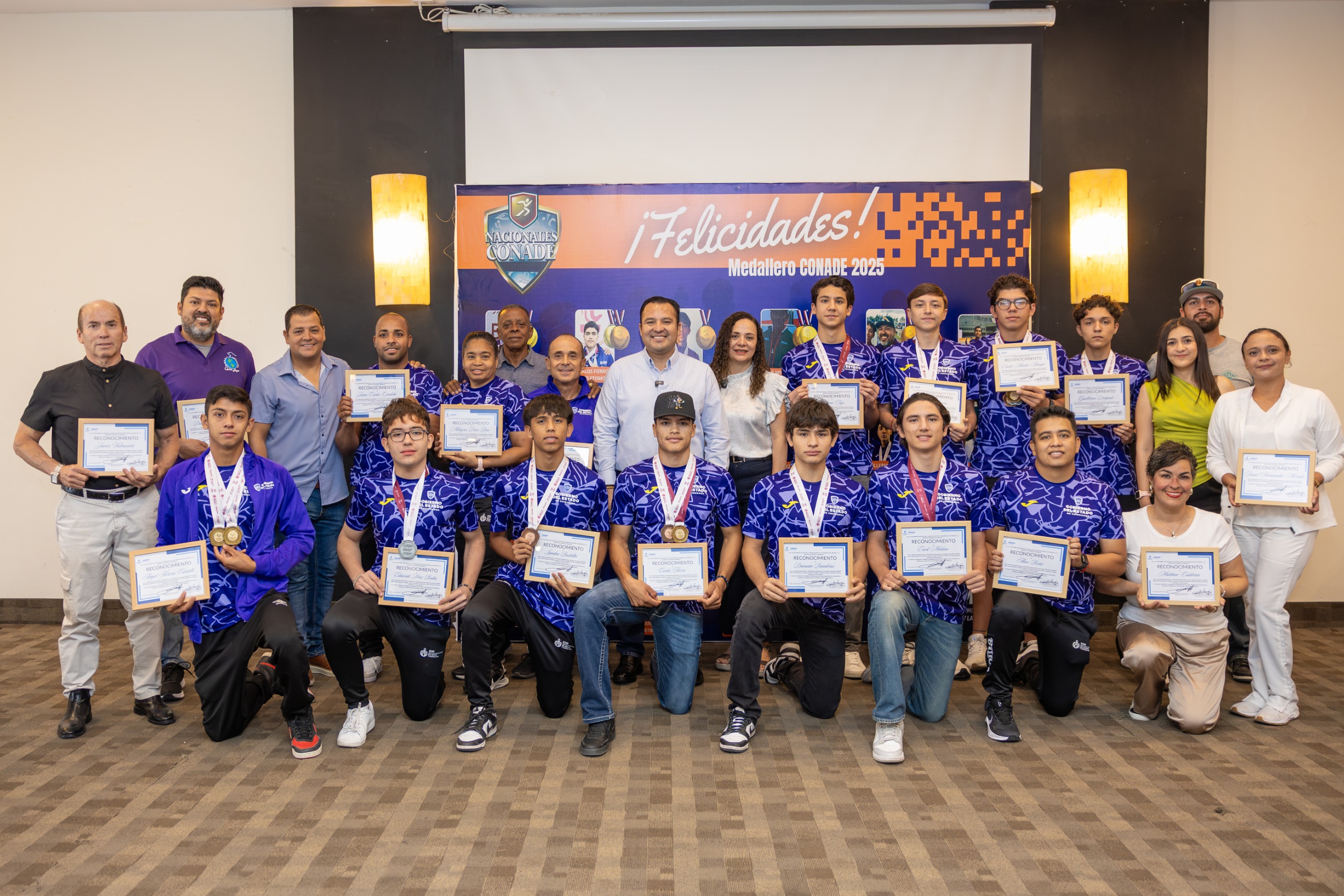 Reconoce Valenciano a deportistas destacados de los Juegos Nacionales CONADE