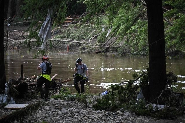 Aumenta a 104 la cifra de muertos por las inundaciones en Texas