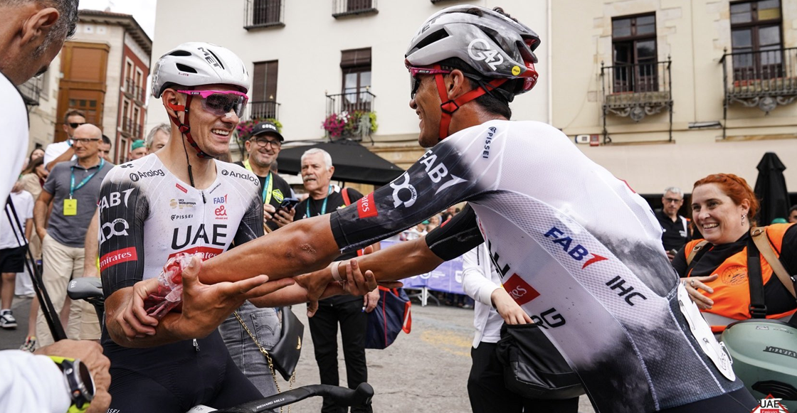 Emotivo momento: Isaac del Toro le cede la victoria a su compañero en la Clásica de Ordizia