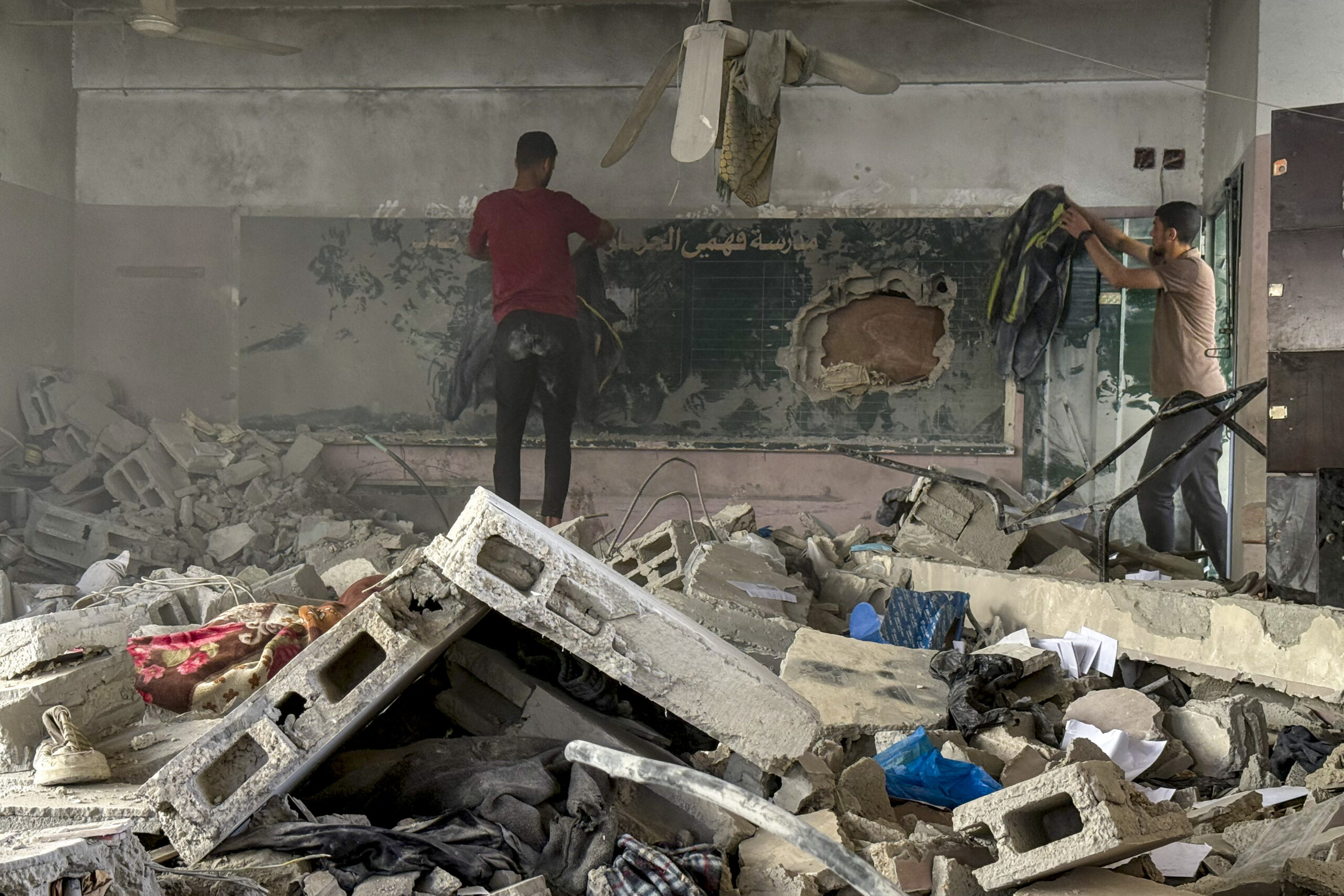 Israel lanza nuevo ataque en Gaza; 69 muertos, entre ellos niños en una escuela