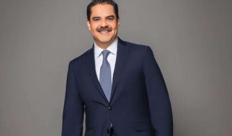 Sale Javier Alatorre de Hechos Noche después de 30 años al frente del noticiero