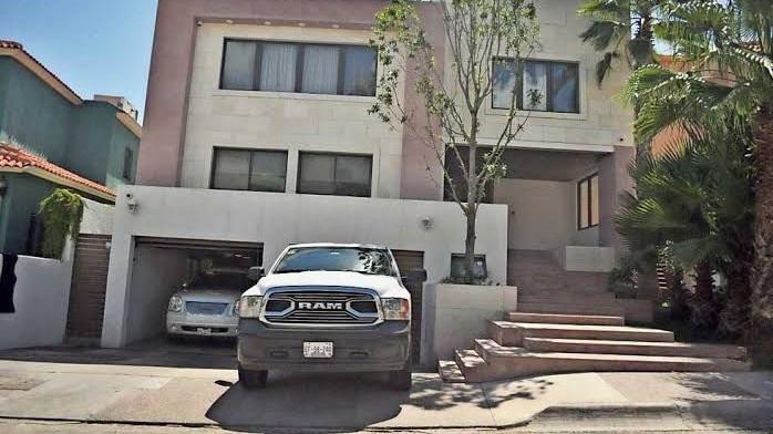 Vacían casa del exfiscal César Peniche en residencial San Francisco