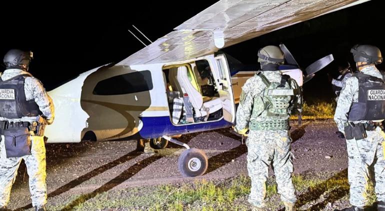Chihuahuense, copiloto de narcoavioneta asegurada en Colima: Bukele