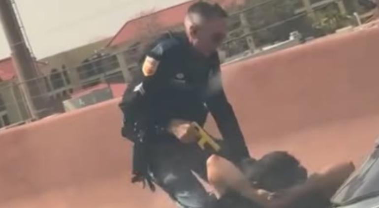Murió tras recibir descarga con taser por policía de El Paso