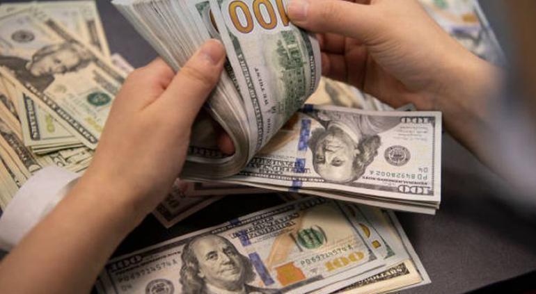 Dólar estable ante el peso en ventanillas este jueves; así cotizó hoy