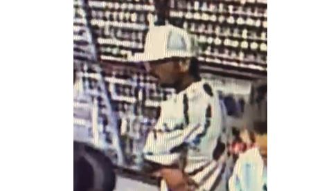 Plenamente identificado sujeto que robó celular; piden ayuda para ubicarlo