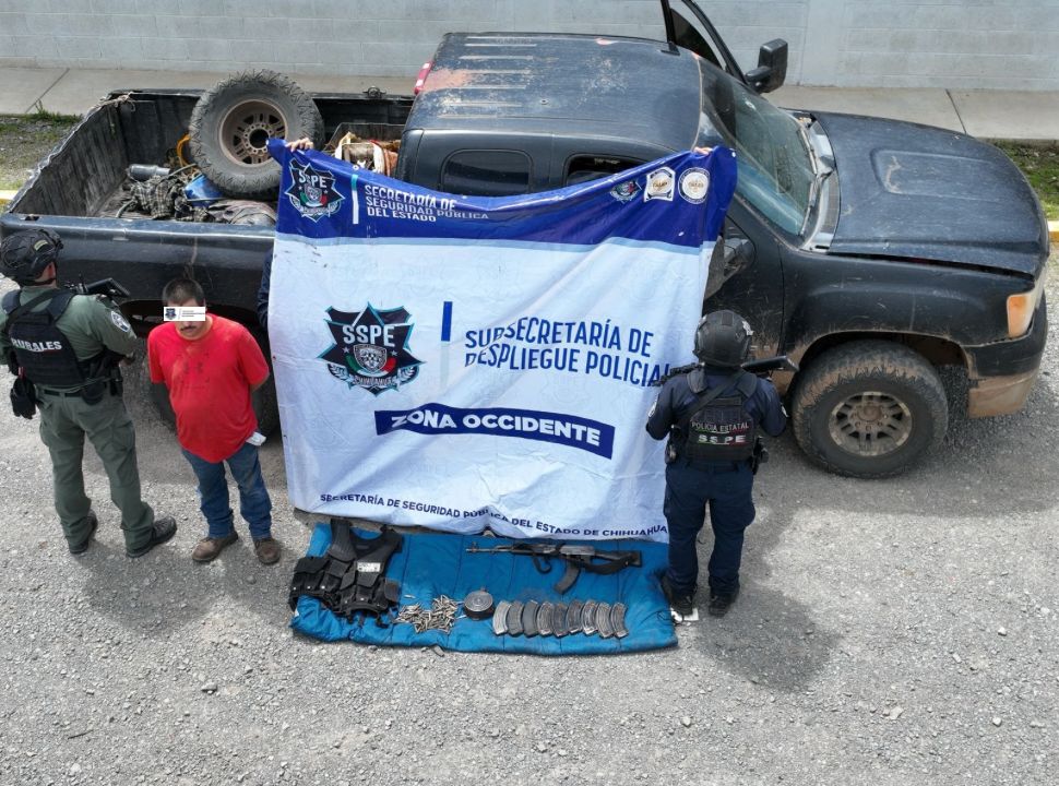 Detiene SSPE a hombre armado durante persecución; aseguran fusil, cargadores y vehículo en Madera