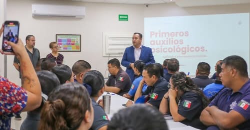 “La salud mental salva vidas, y ustedes son los primeros en tender la mano en una crisis”: Jesús Valenciano en taller de primeros auxilios psicológicos para policías de Delicias