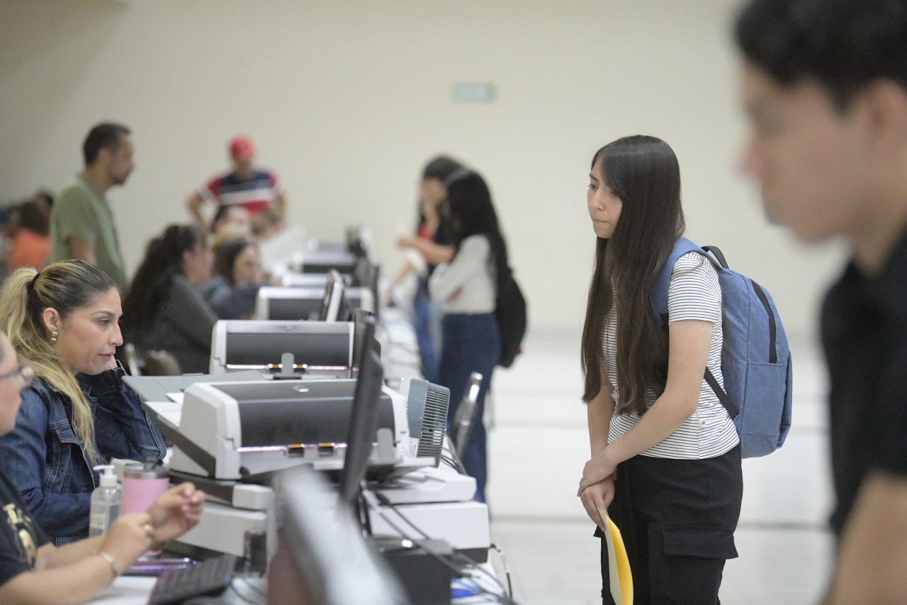 ¡Atención estudiantes UACH! Ya está abierta la convocatoria de becas.