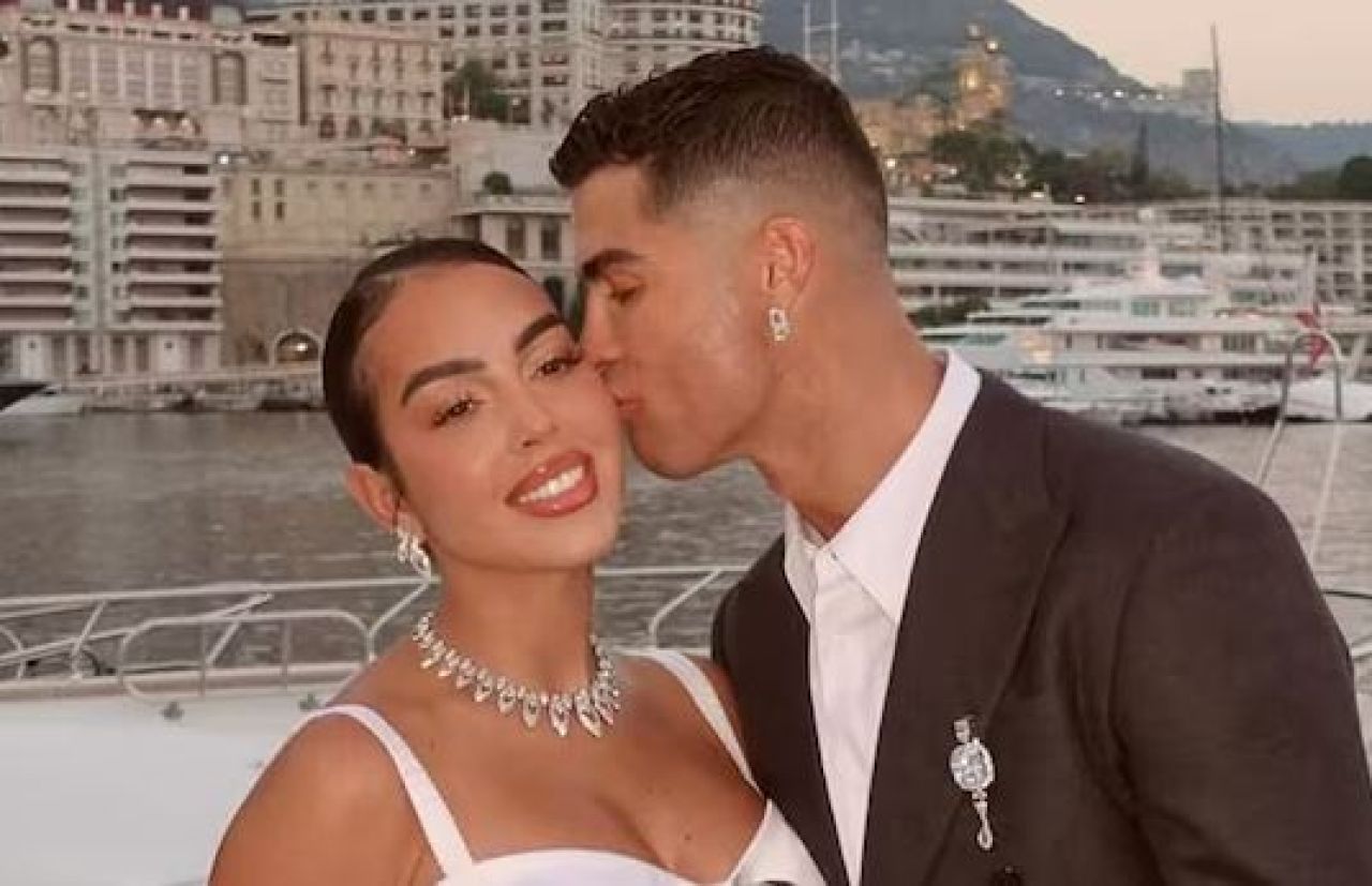 Entrega Cristiano Ronaldo a Georgina Rodríguez anillo de diamantes