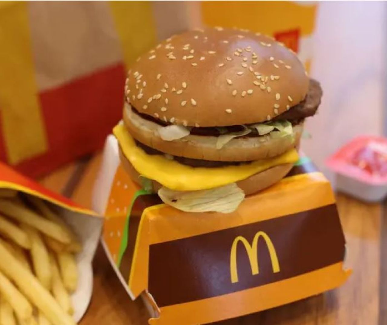 Anuncia cajita feliz de Hello Kitty