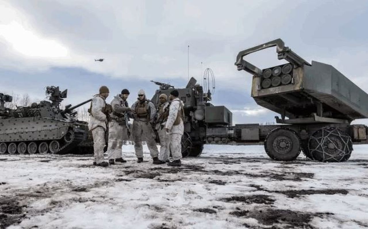 Moviliza EU 6 mil tropas y 100 aeronaves a Alaska tras reunión Trump-Putin