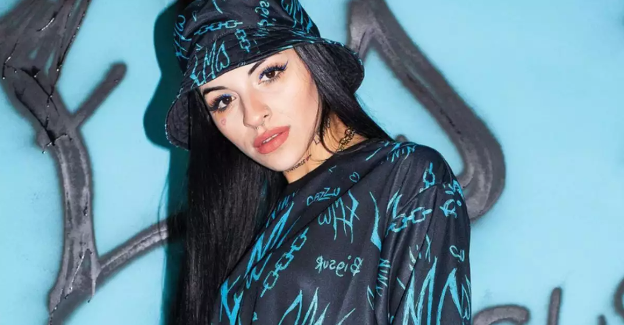 ¡Ups! Confiesa Cazzu en vivo que su “crush” es un rapero venezolano