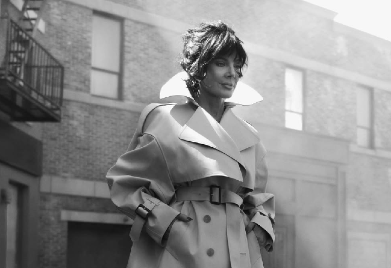 Deslumbra Kris Jenner con su nuevo rostro en la portada de Vogue