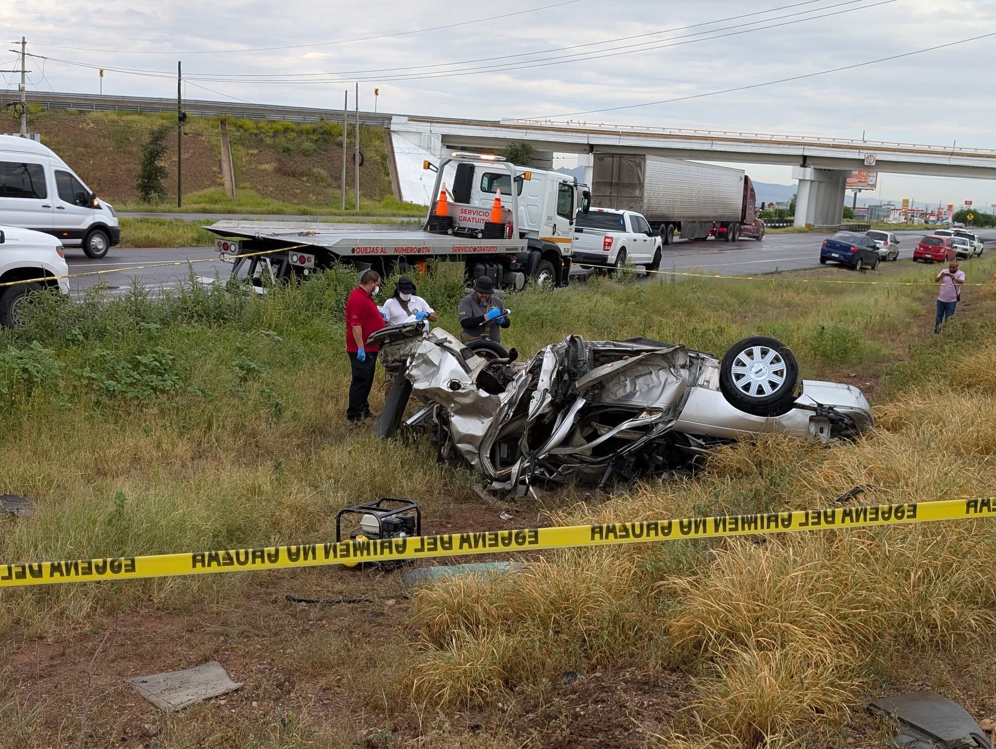 Dos muertos y un herido en la volcadura en carretera Delicias-Chihuahua