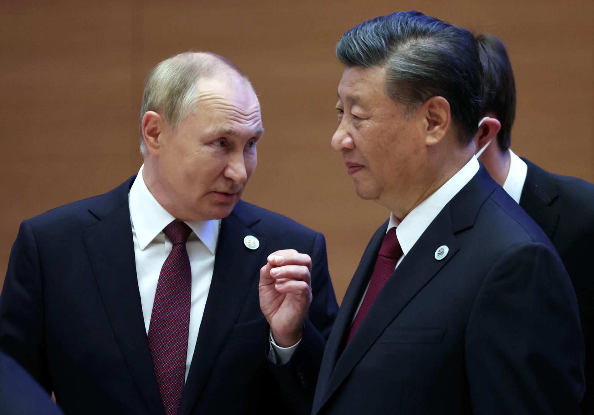 Putin viaja a China en busca de apoyo militar y económico ante las presiones de Trump