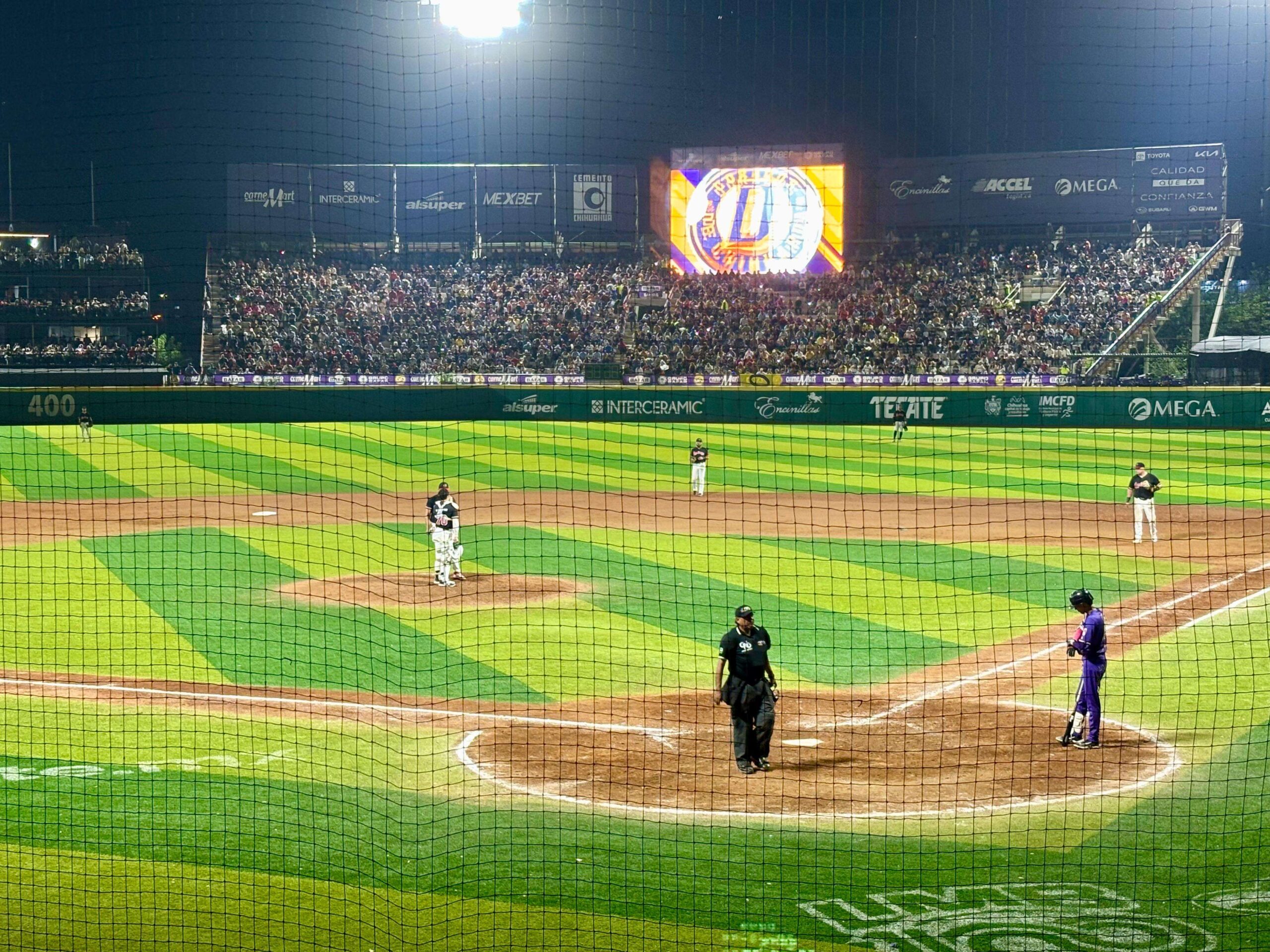 Vence Dorados a Indios 7 a 5 y empata la serie final 1-1