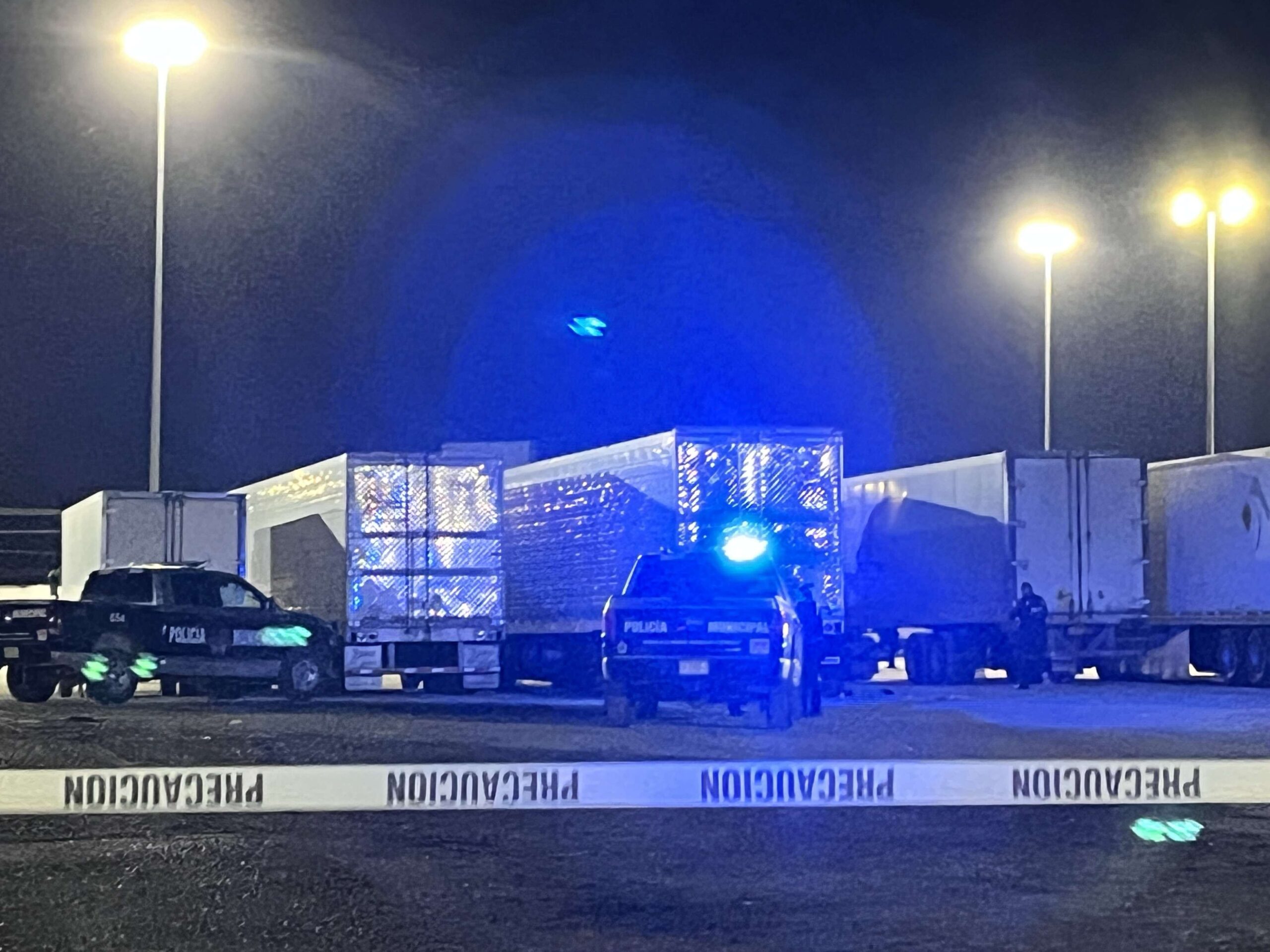 Asesinan a chofer de tráiler en estacionamiento del kilómetro 20