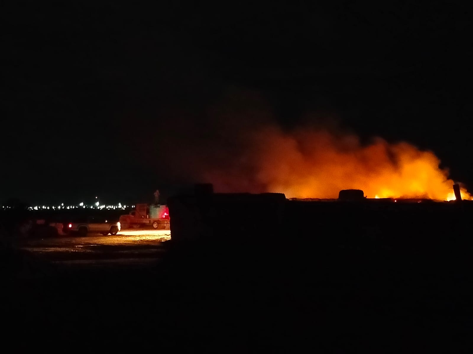 Se incendiaron pacas de forraje en La Gomeña