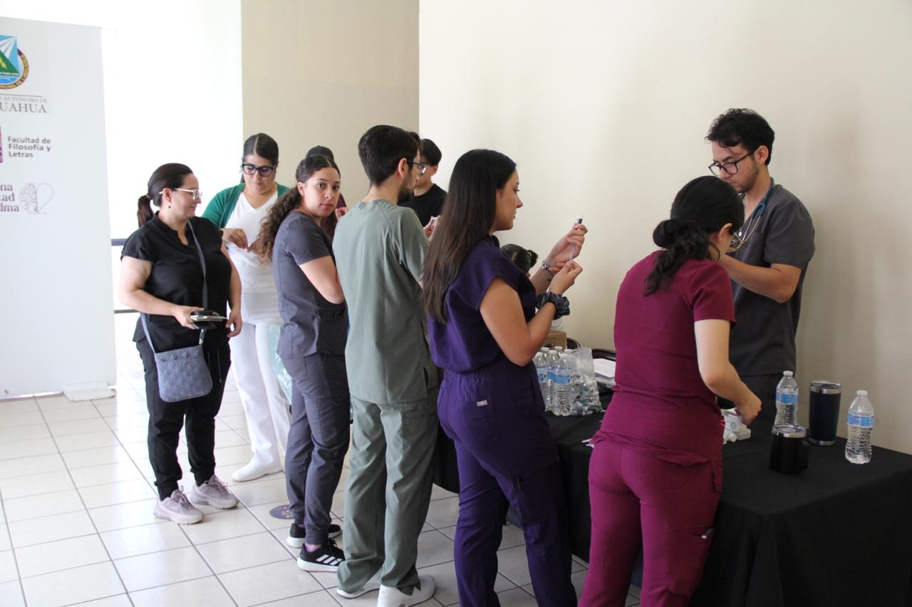 Un éxito la jornada de vacunación contra el sarampión en la Facultad de Filosofía y Letras