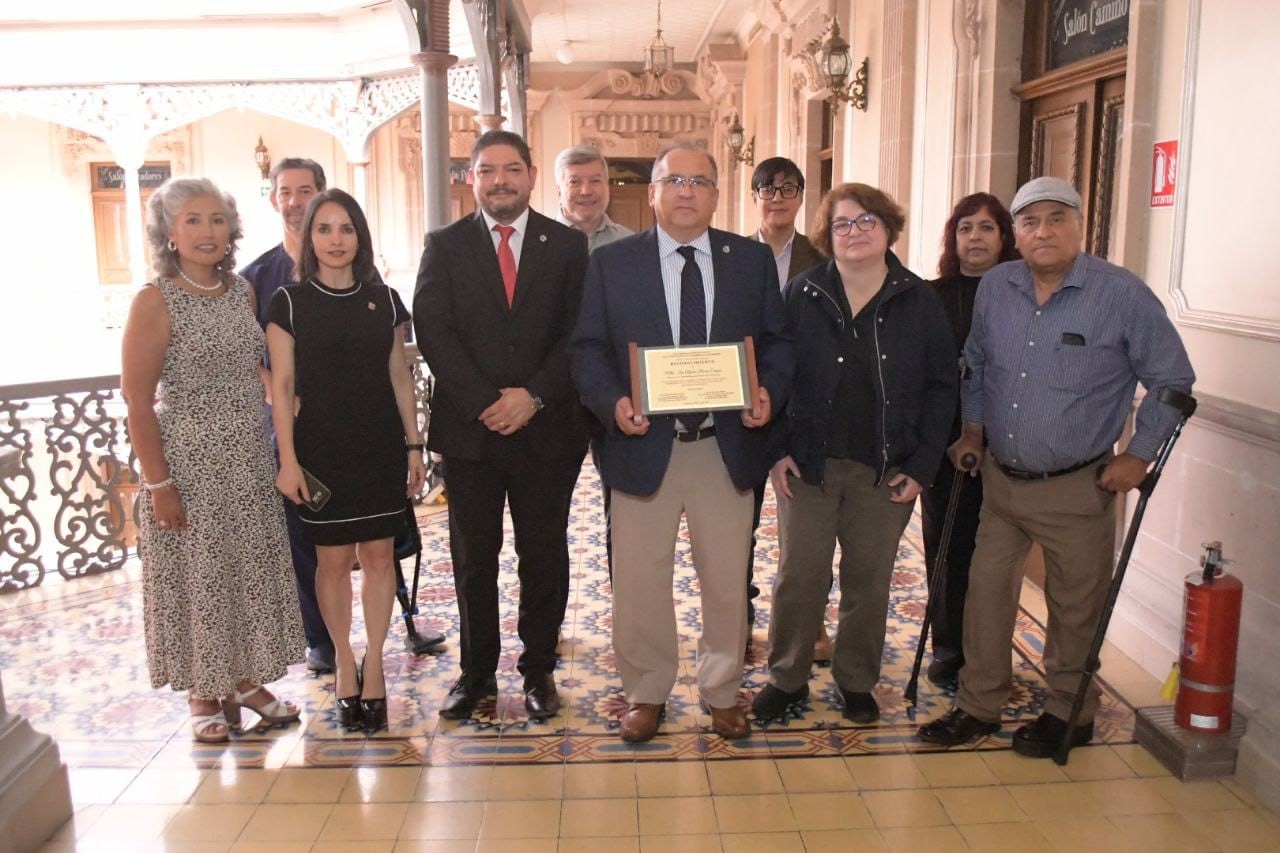 Reconocen Investigadores Nivel 3 a Rector Rivera Campos por impulso sin precedentes a la ciencia en la UACH