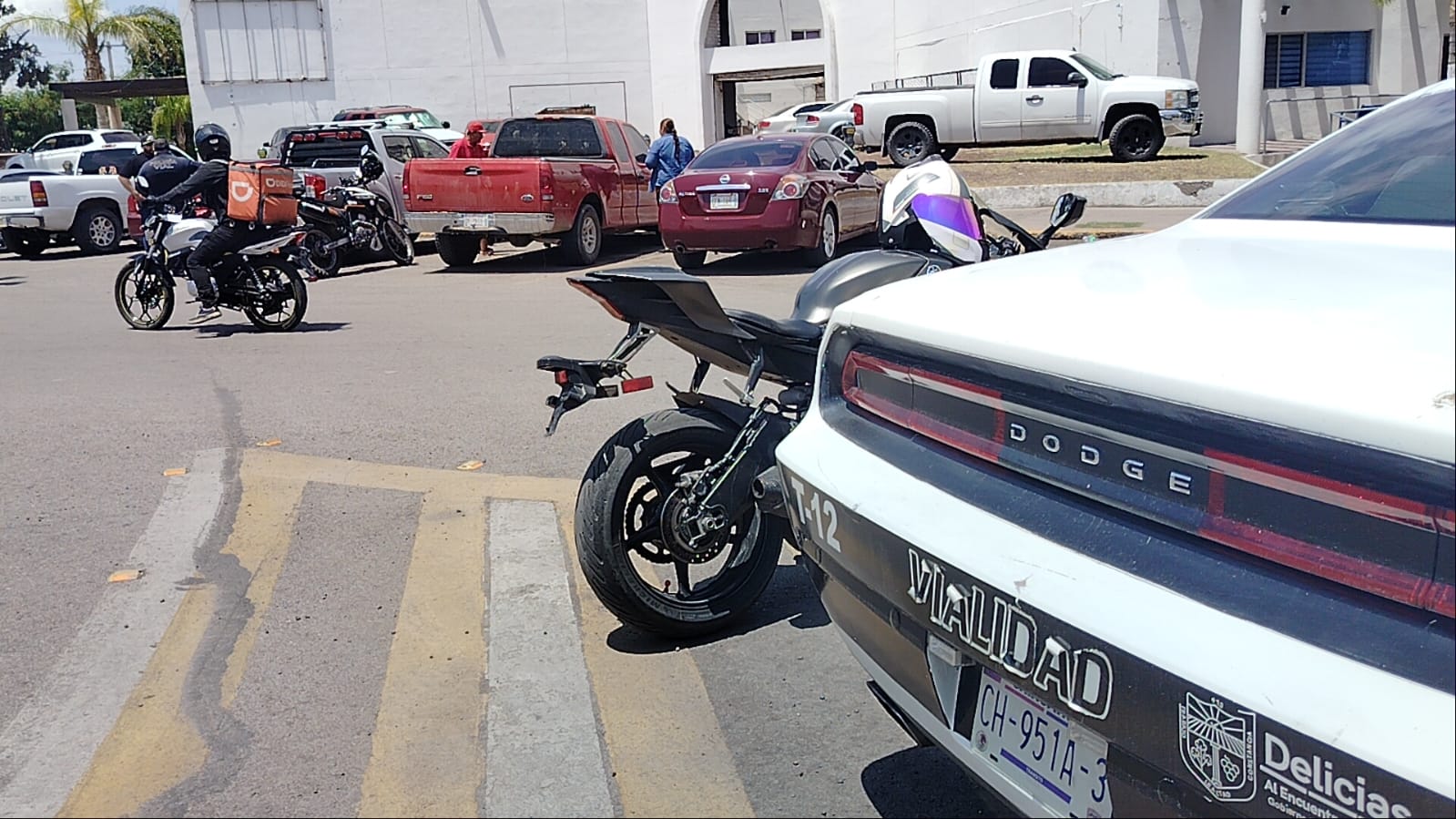 Choque leve en el círculo del Reloj Público generó congestionamiento vial