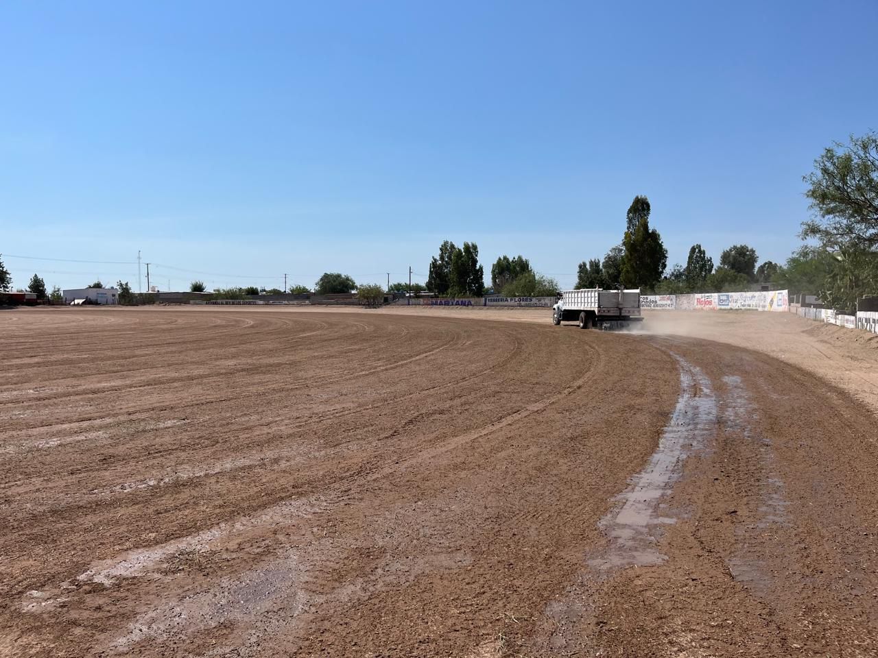 Apoya Obras Públicas mantenimiento a infraestructura deportiva en Delicias
