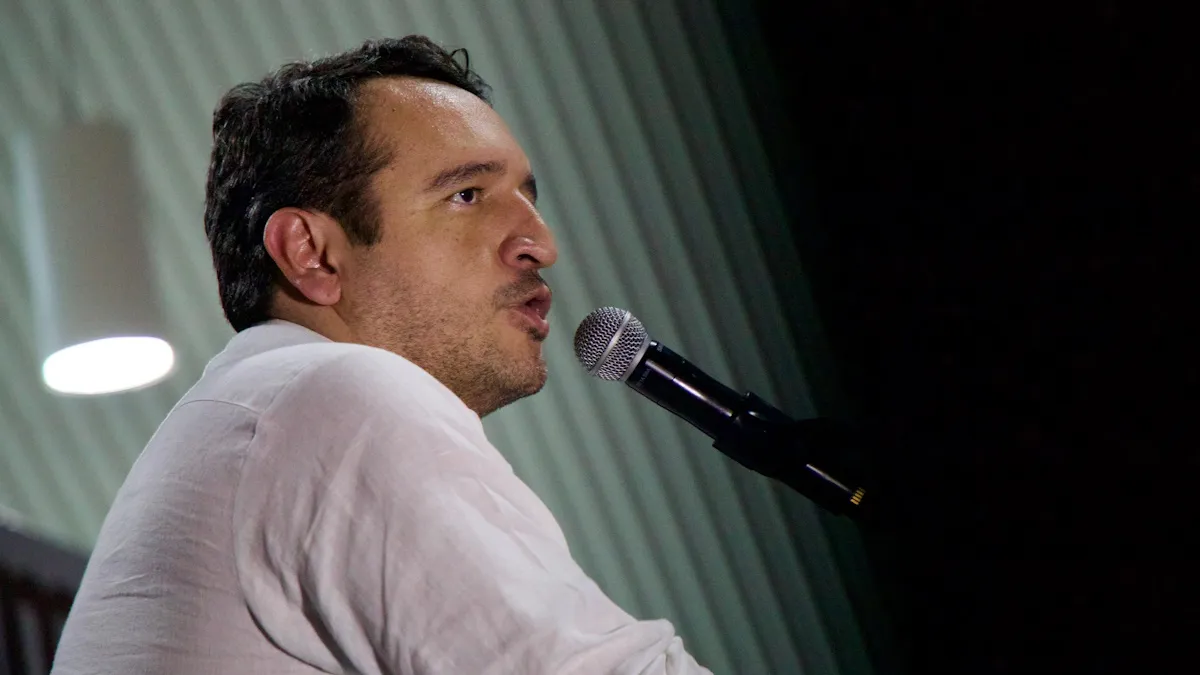 ‘Andy’ López Beltrán acusa “espionaje” en viaje a Japón