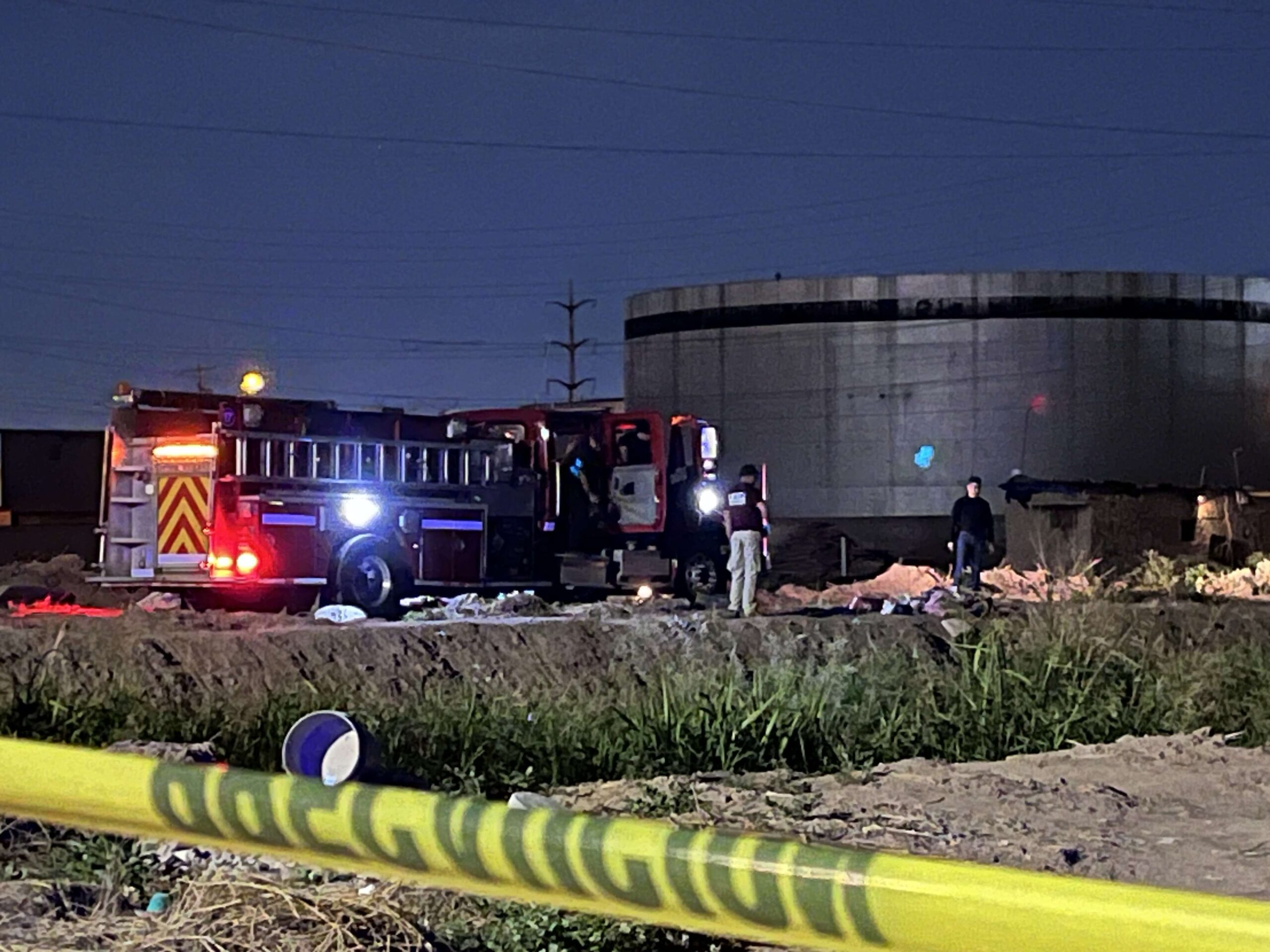 Hallan muerto amarrado y con golpes en la cabeza en acequia
