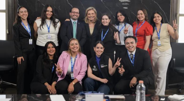 Becaron a 9 estudiantes chihuahuenses para estudiar en Washington