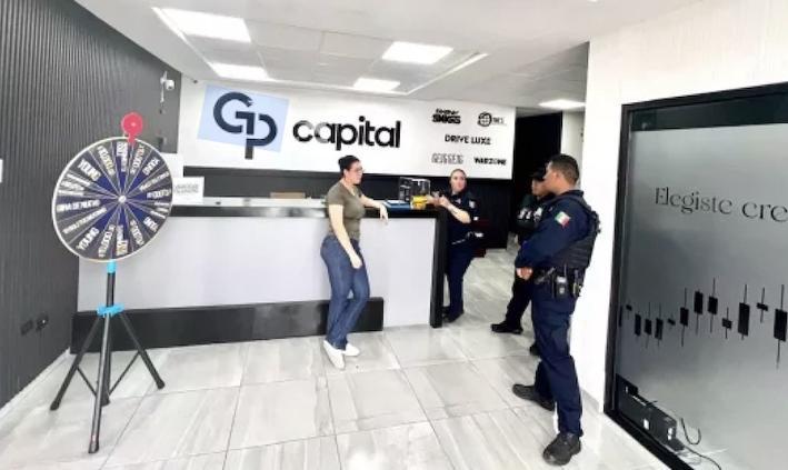 Hermanos Kevin y Bryan, detrás de Grupo Pacheco